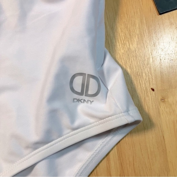 DKNY Women's Standard Elastic Strap White One Piece Swimsuit XL Beach, pool cute - Picture 8 of 13